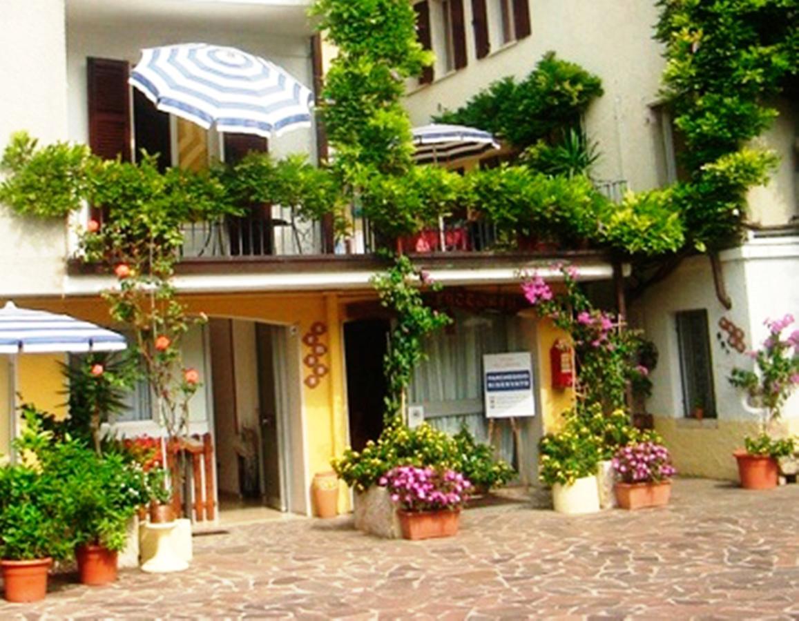 La Fattoria Apartments 2 Lazise Exterior foto